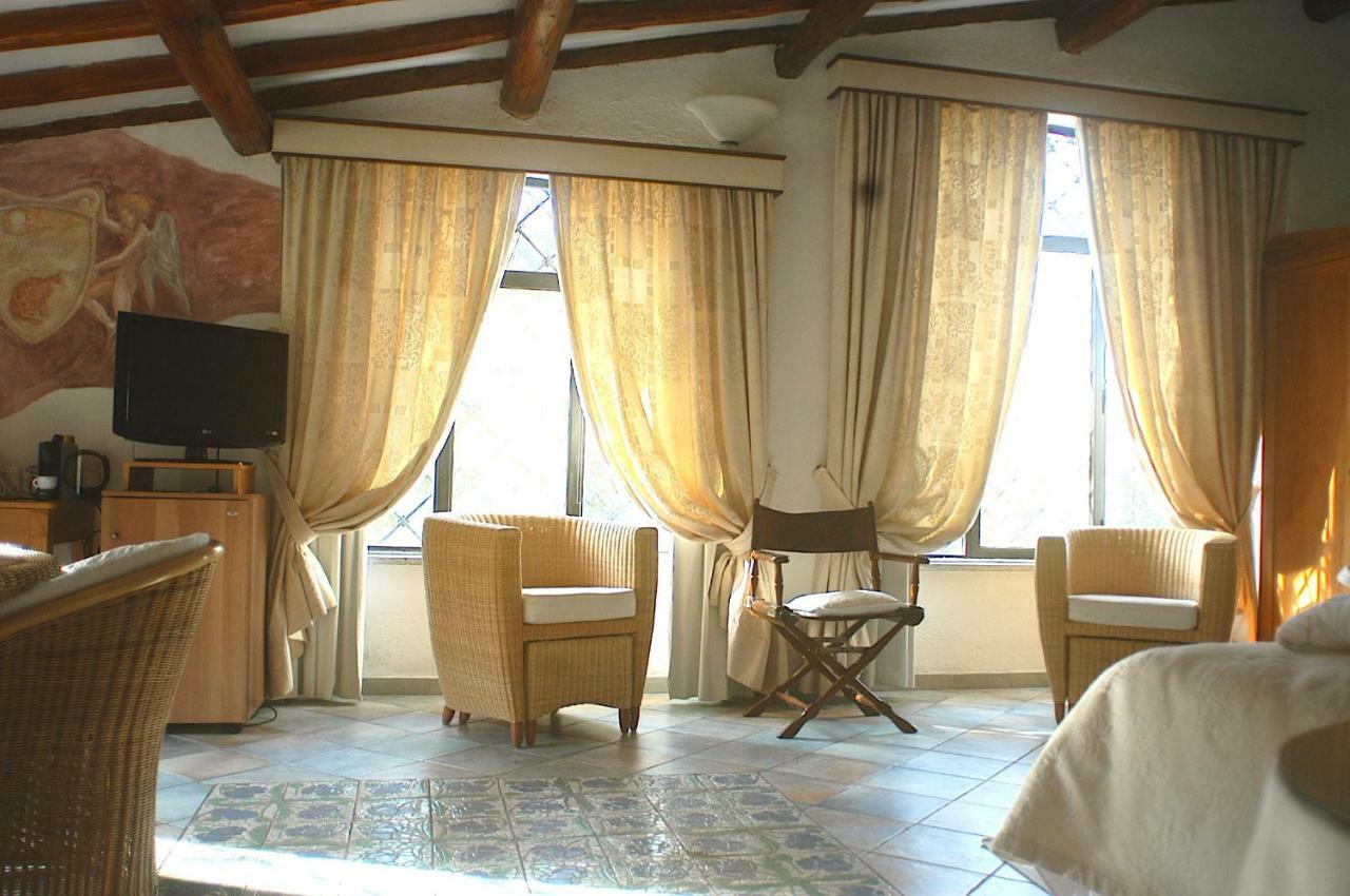 Hotel Villa Clementina Браччано Екстер'єр фото